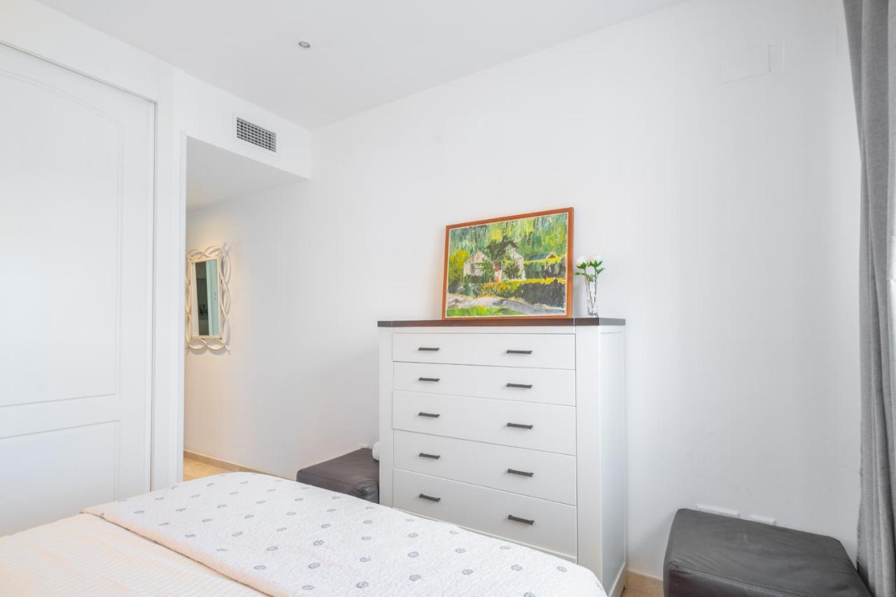 דירות אסטפונה Atico 2 Terrazas Junto Al Mar By Rent Me מראה חיצוני תמונה
