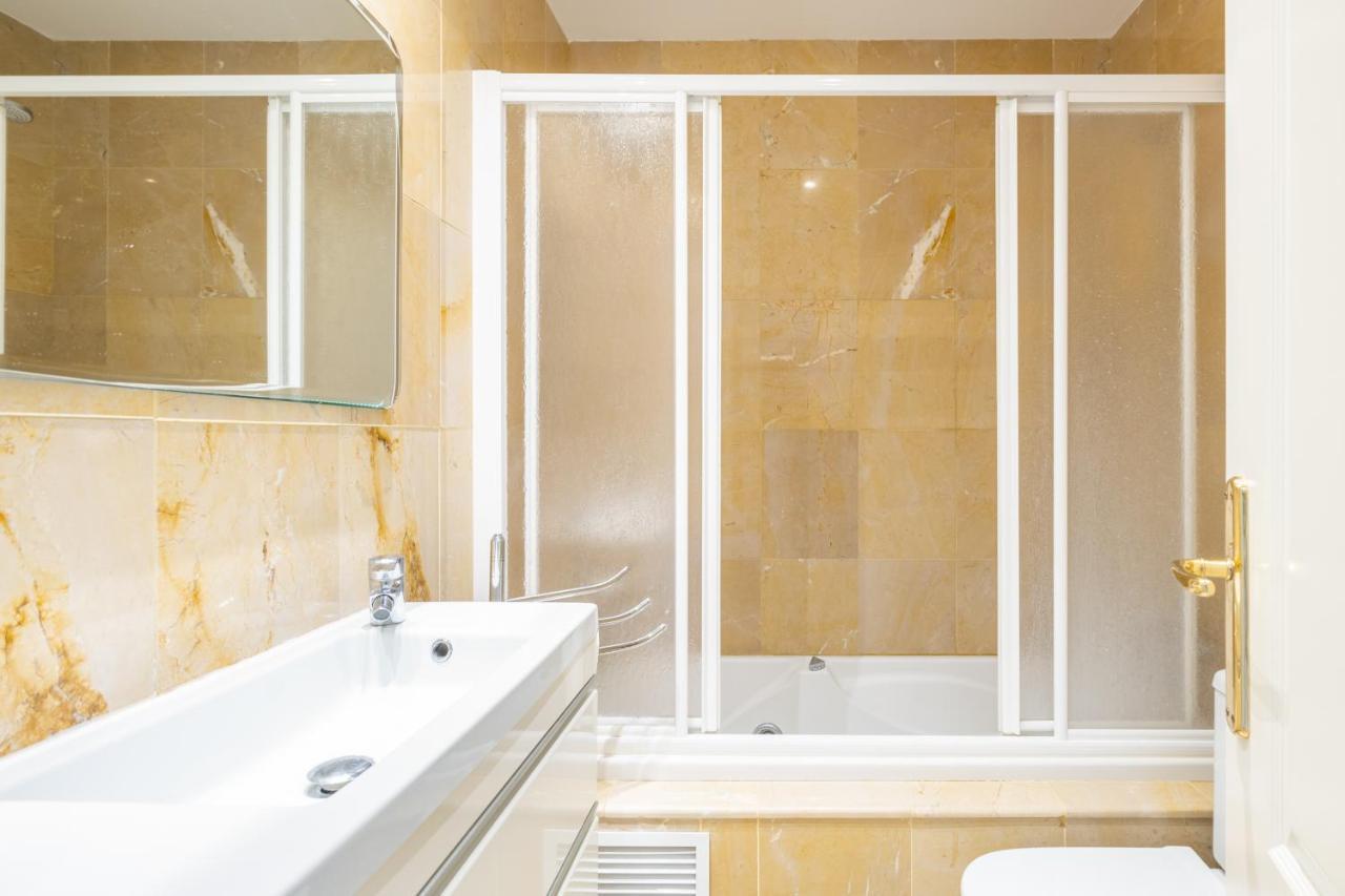 דירות אסטפונה Atico 2 Terrazas Junto Al Mar By Rent Me מראה חיצוני תמונה