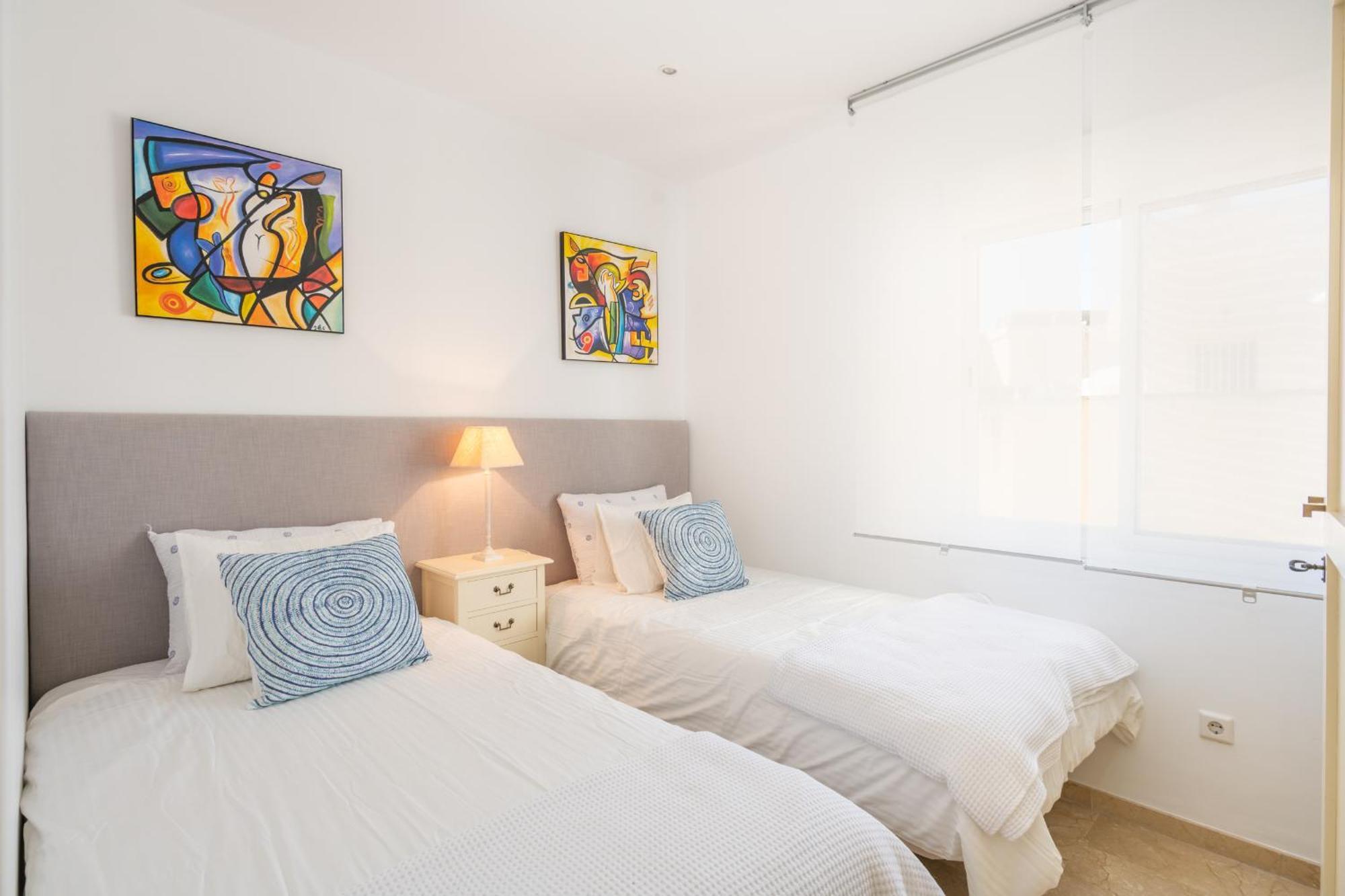 דירות אסטפונה Atico 2 Terrazas Junto Al Mar By Rent Me מראה חיצוני תמונה